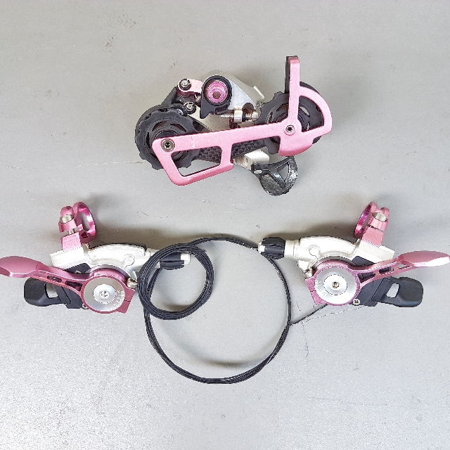 sram_x0_9_speed_shifters_and_rear_dee_pink_1504419402_1e516952.jpg