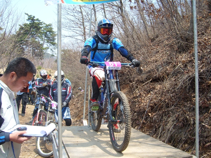 sl273807_yoonsung002_posbike.jpg