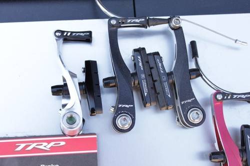 TRP's new CX8.4 brake prototype arm (left), compared to the CX9 set.jpg