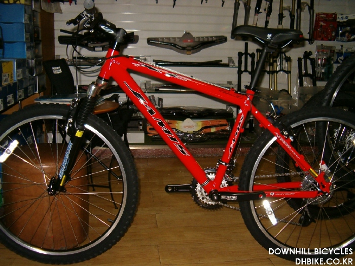 jamis cross country 2.0 mountain bike