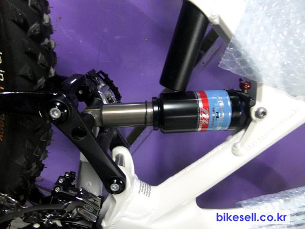 사본_-DSCF0259(0)(0)(0).jpg : bmw 산악자전거 마운틴바이크 엔드류 풀샥 잔차 팝니다. 사본_-DSCF0259(0)(0)(0).jpg : bmw 산악자전거 마운틴바이크 엔드류 풀샥 잔차 팝니다.