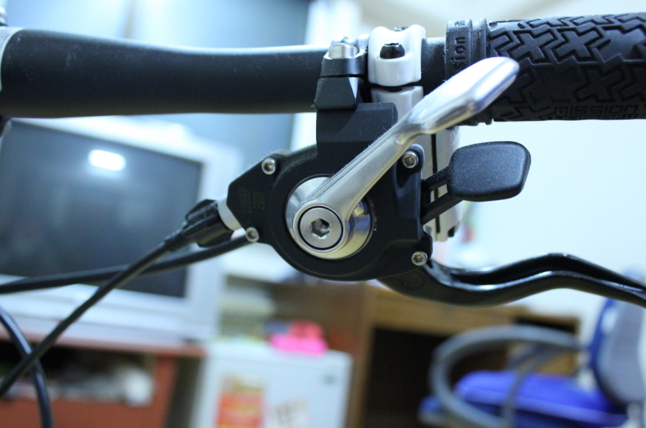 IMG_2459.JPG : 10년 메리다 TFS-900D 16인치 새제품 팝니다.