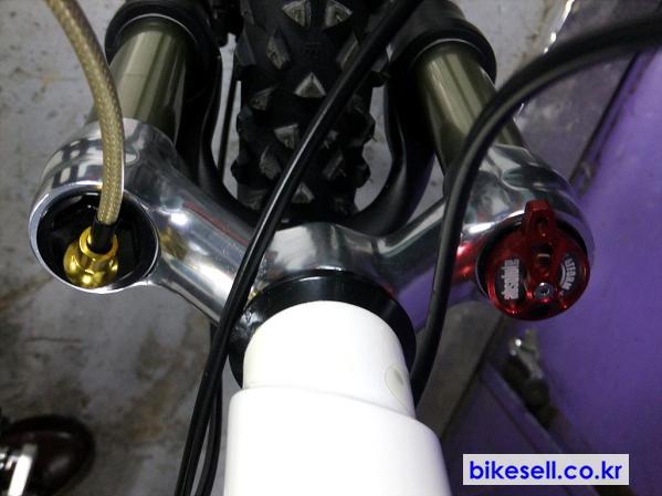 사본_-DSCF0250(0)(0)(0).jpg : bmw 마운틴바이크 엔듀로 산악자전거 판매합니다. 사본_-DSCF0250(0)(0)(0).jpg : bmw 마운틴바이크 엔듀로 산악자전거 판매합니다.